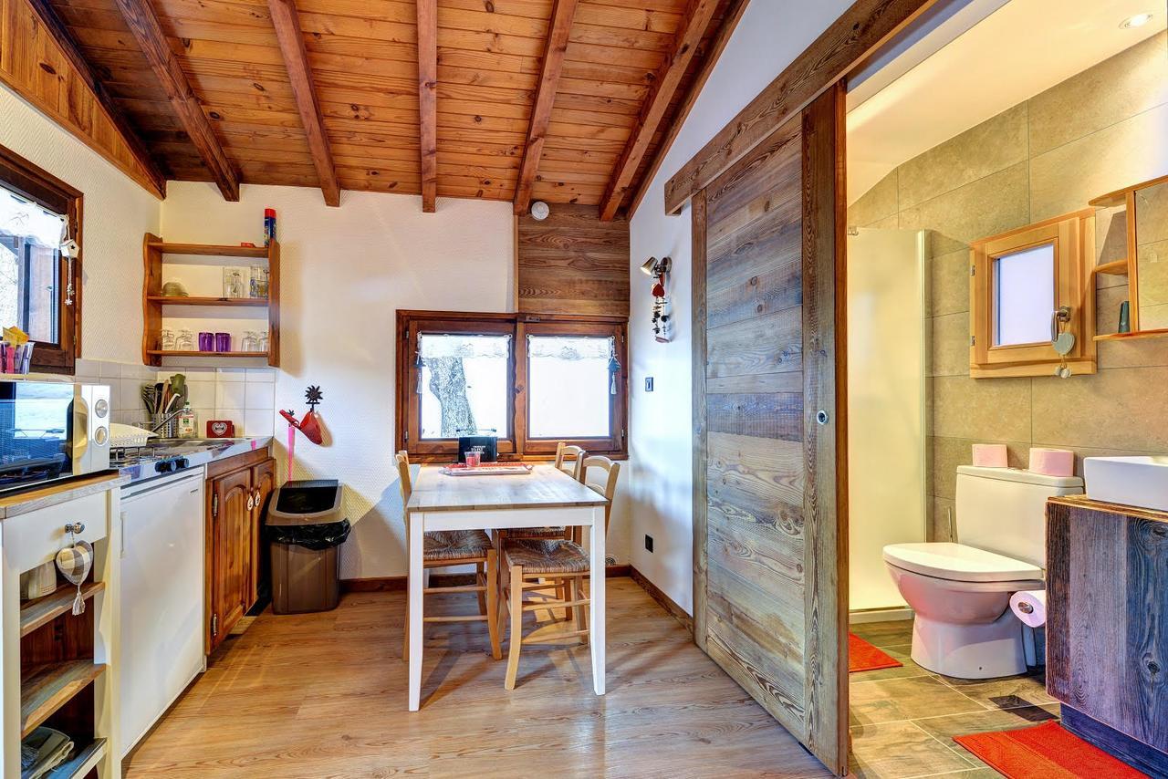 La Ferme De Belline Chalets Ou Gites & Spa บรีอองซง ภายนอก รูปภาพ